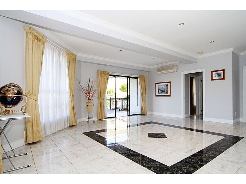 53 Templewood Crescent, Avondale Heights VIC 3034