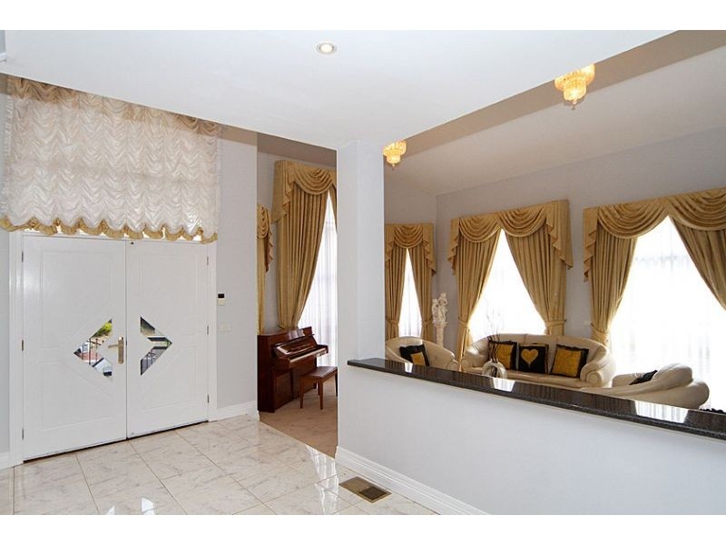 53 Templewood Crescent, Avondale Heights VIC 3034