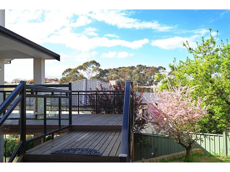 53 Templewood Crescent, Avondale Heights VIC 3034