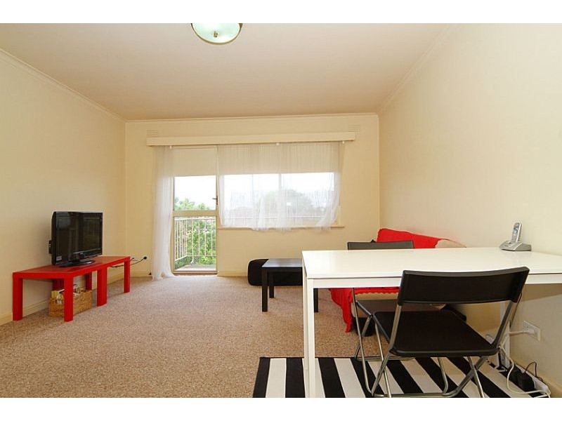 18/44 Fletcher Street, Essendon VIC 3040