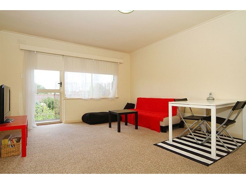 18/44 Fletcher Street, Essendon VIC 3040