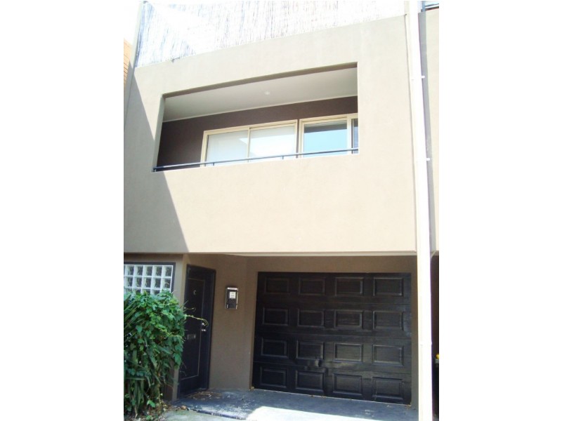 5c Willow Street, Essendon VIC 3040