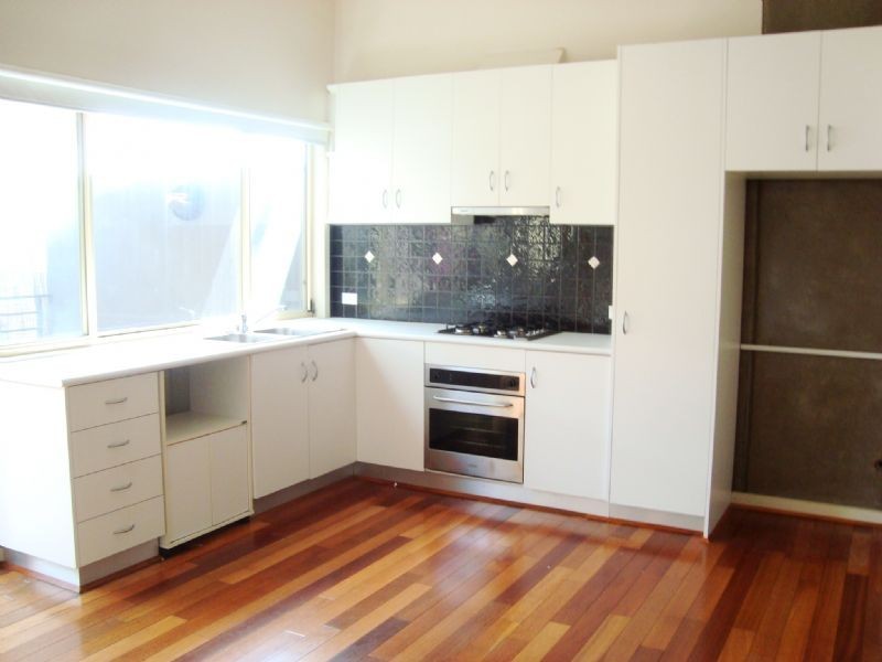 5c Willow Street, Essendon VIC 3040