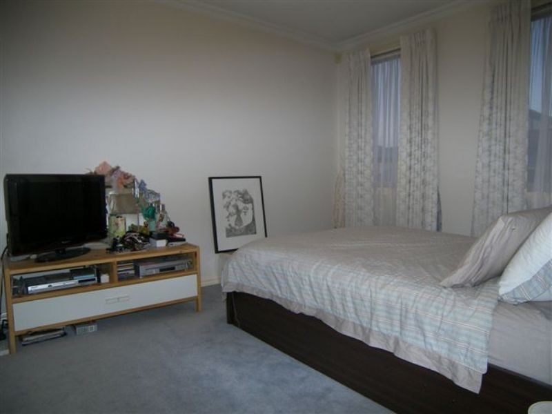 2/30 Lawson Street, Essendon VIC 3040