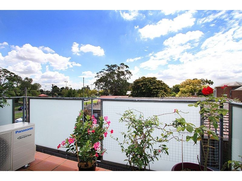 12/56 Nicholson Street, Essendon VIC 3040