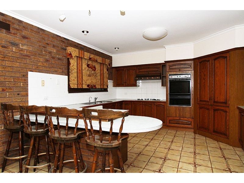 27 Viewbank Drive, Keilor East VIC 3033