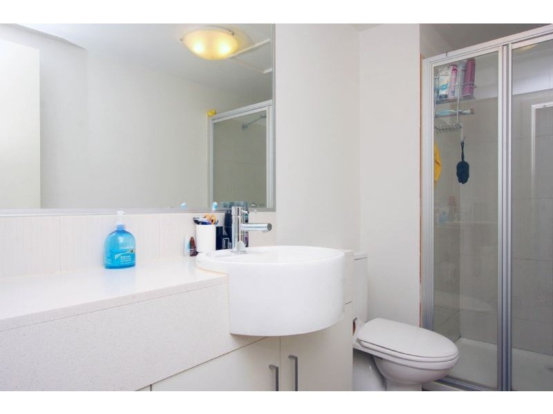 8/225 Buckley Street, Essendon VIC 3040