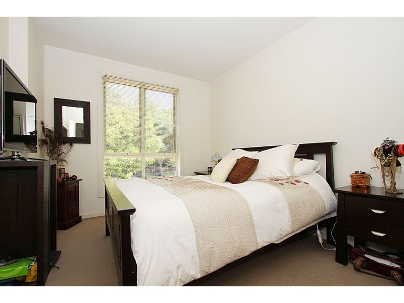 8/2 North Avenue, Strathmore VIC 3041