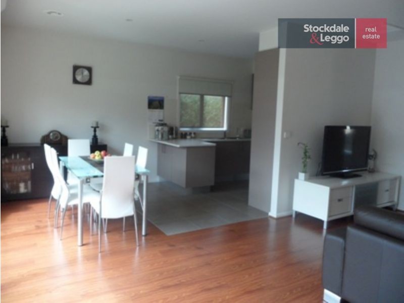 9/6 Strathconnon Square, Tullamarine VIC 3043