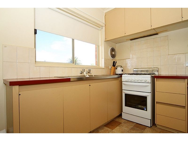 18/44 Fletcher Street, Essendon VIC 3040