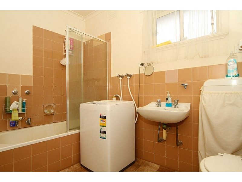 18/44 Fletcher Street, Essendon VIC 3040