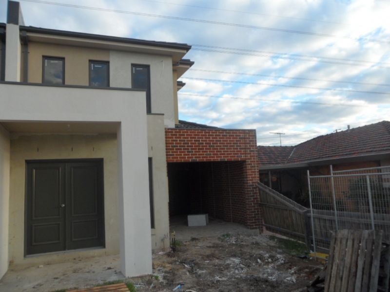 2/3 Warren Court, Keilor East VIC 3033