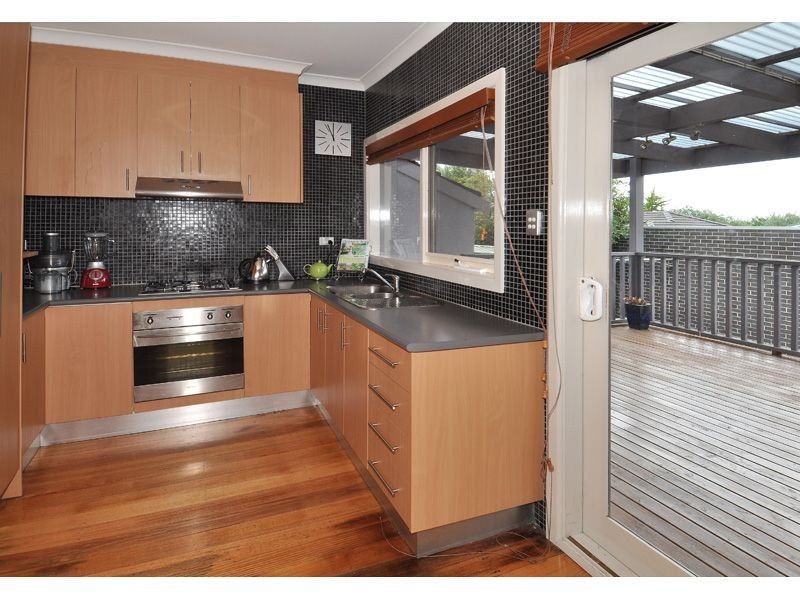 1/156 Lebanon, Strathmore VIC 3041