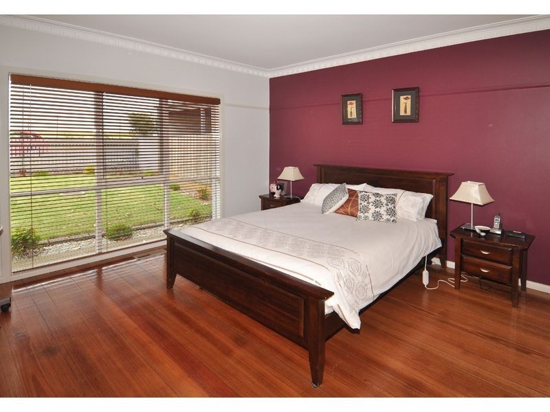 1/156 Lebanon, Strathmore VIC 3041