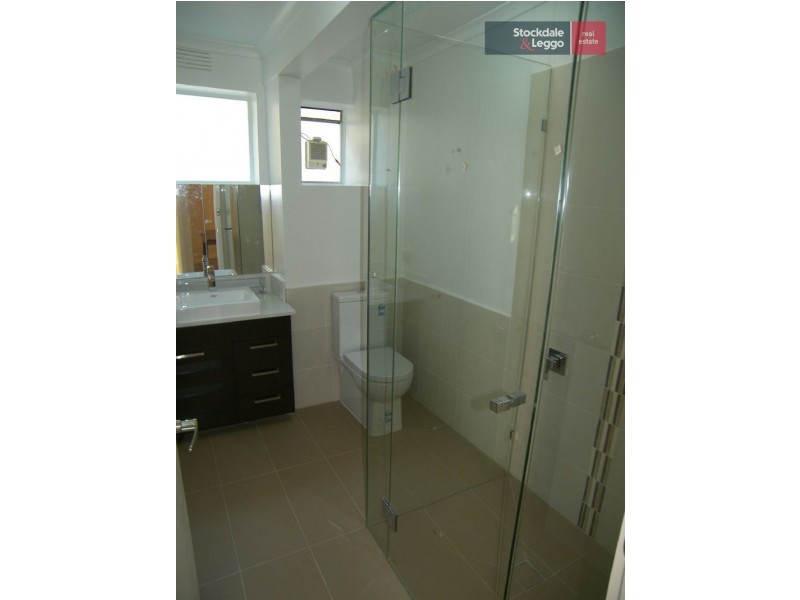 1/15 Royal Ave, Essendon North VIC 3041