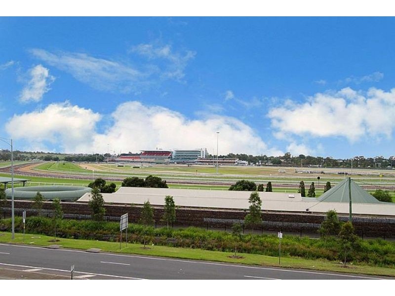 210/70 Speakmen Street, Kensington VIC 3031