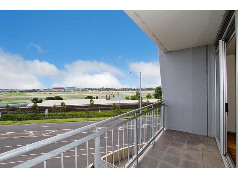 210/70 Speakmen Street, Kensington VIC 3031