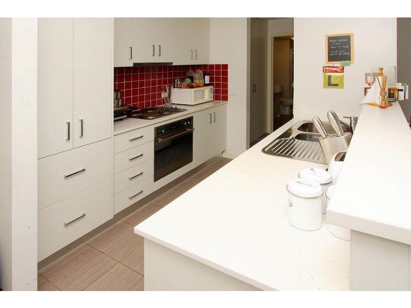 4/225 Buckley Street, Essendon VIC 3040