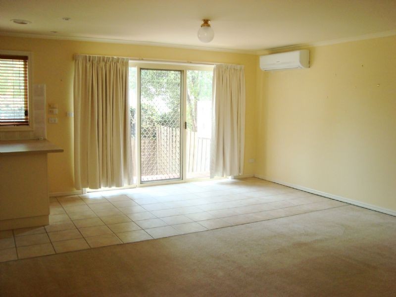 15 Forbes Grove, Oak Park VIC 3046