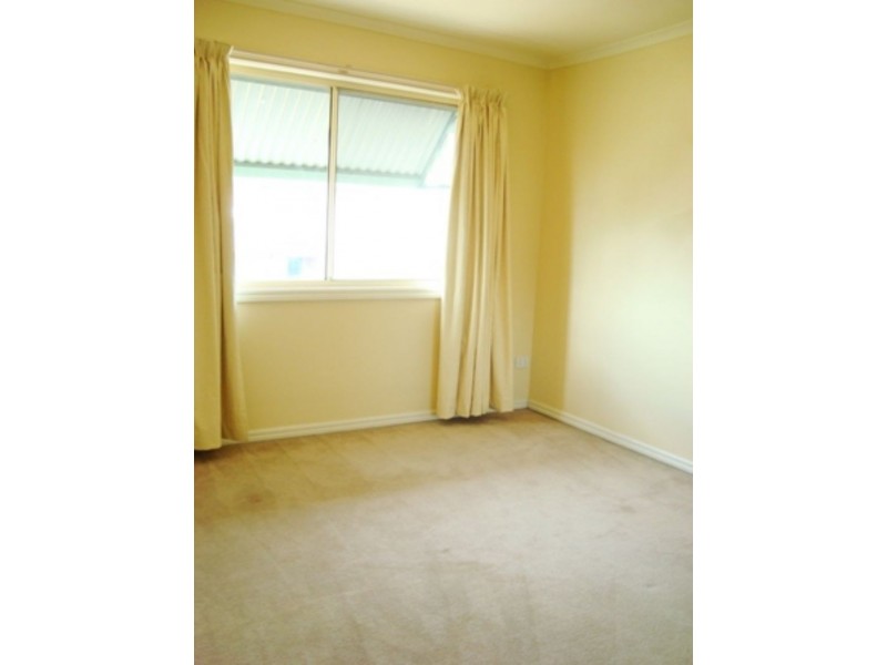 15 Forbes Grove, Oak Park VIC 3046