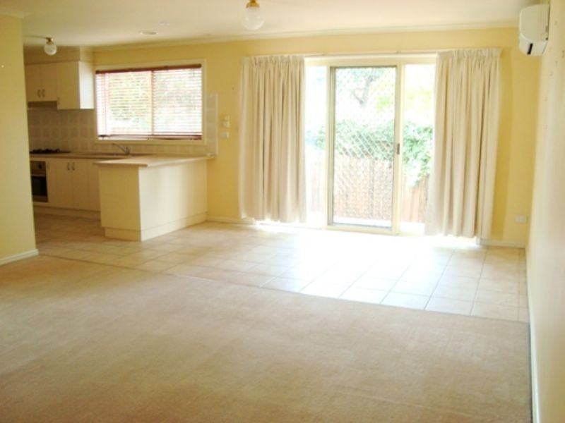 15 Forbes Grove, Oak Park VIC 3046