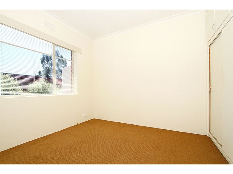 8/1 Gilbertson Street, Essendon VIC 3040