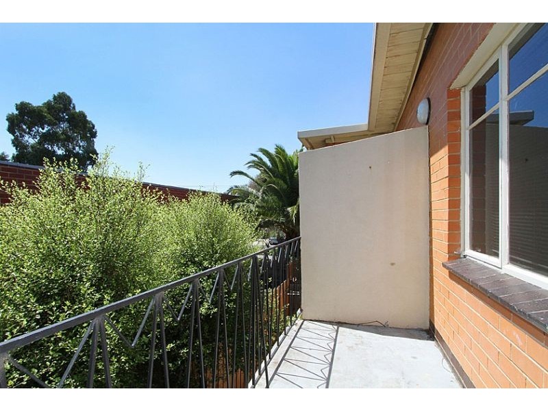 8/1 Gilbertson Street, Essendon VIC 3040