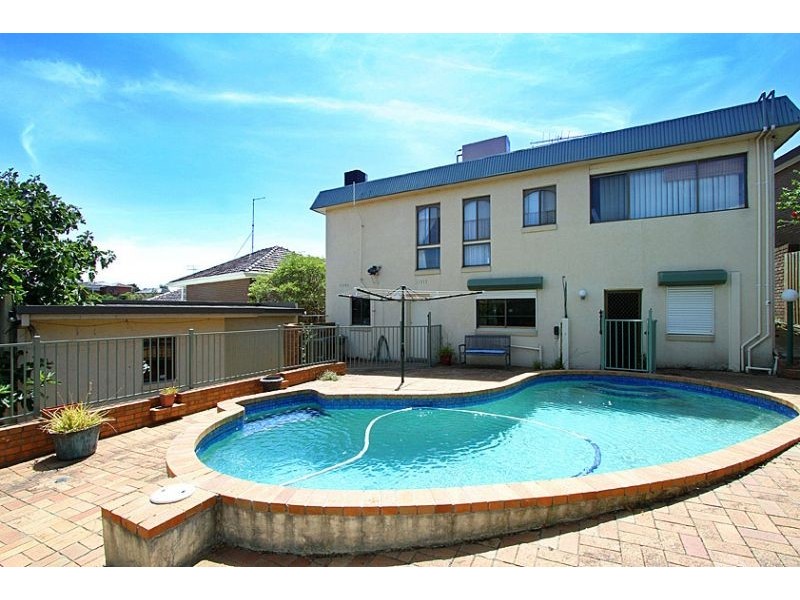 41 San Remo Drive, Avondale Heights VIC 3034