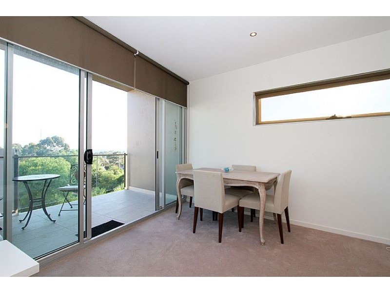 302/89 Raleigh Street, Essendon VIC 3040