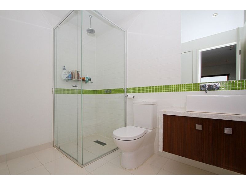 302/89 Raleigh Street, Essendon VIC 3040