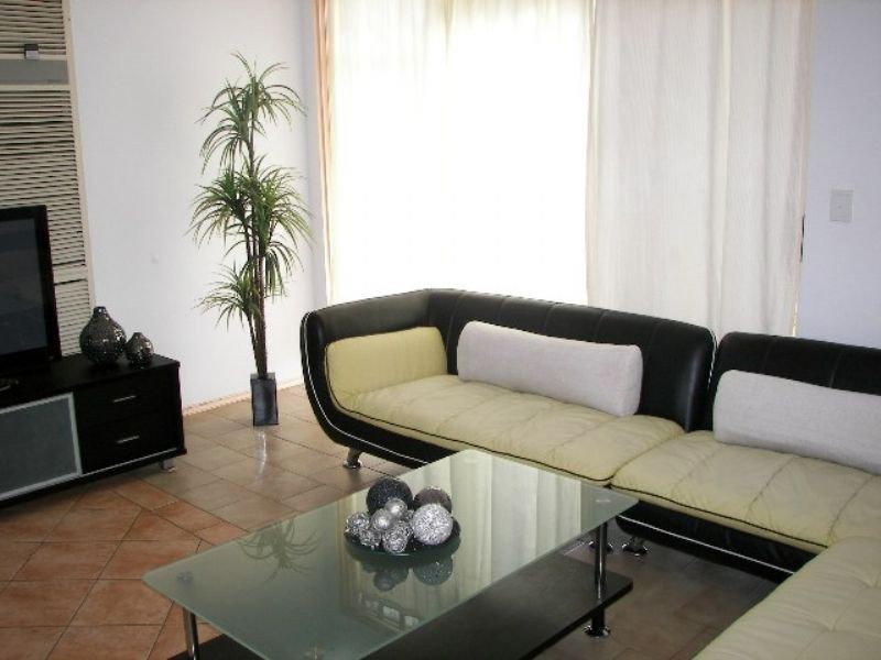 2/2 Leatherwood Grove, Meadow Heights VIC 3048