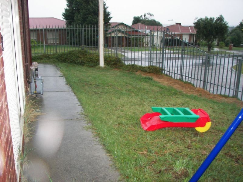 2/2 Leatherwood Grove, Meadow Heights VIC 3048