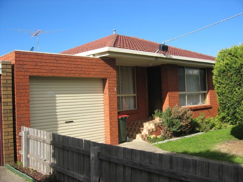 1/148 Roberts street, Essendon VIC 3040