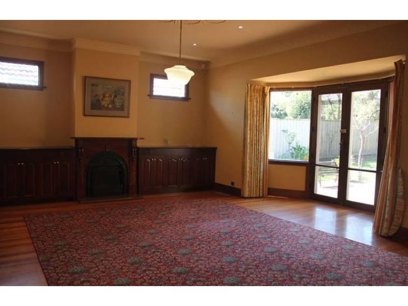 16 Lorraine Street, Essendon VIC 3040