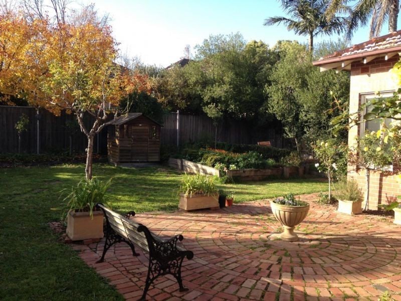 16 Lorraine Street, Essendon VIC 3040