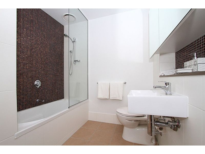 718/38 Mount Alexander Road, Flemington VIC 3031