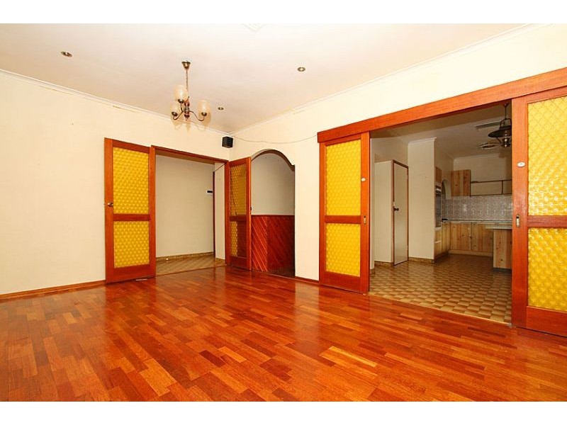 2/81 Alma Street, West Footscray VIC 3012