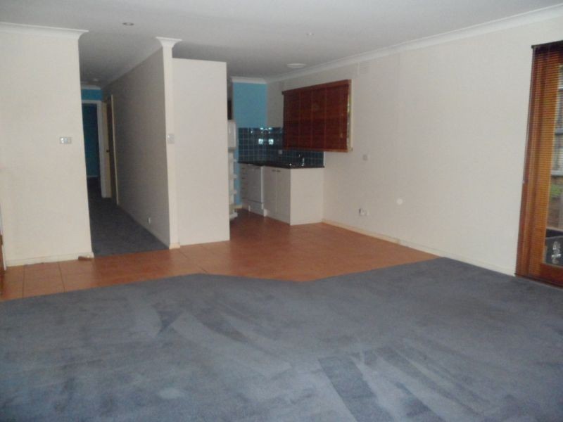 12/2 Mascoma Street, Strathmore VIC 3041