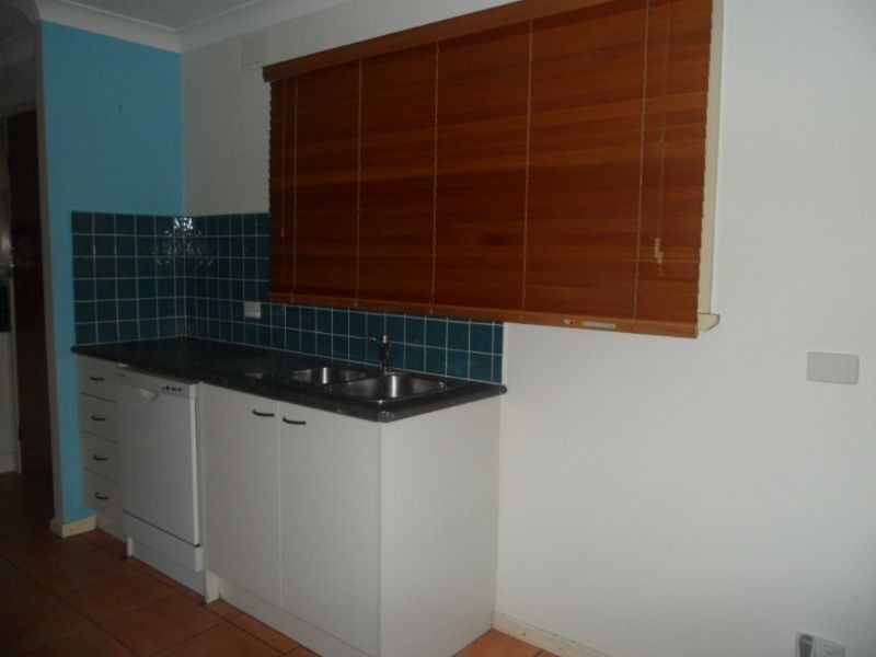 12/2 Mascoma Street, Strathmore VIC 3041