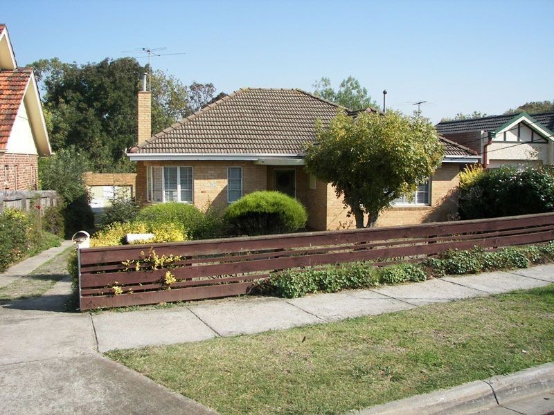 7 Houston Avenue, Strathmore VIC 3041