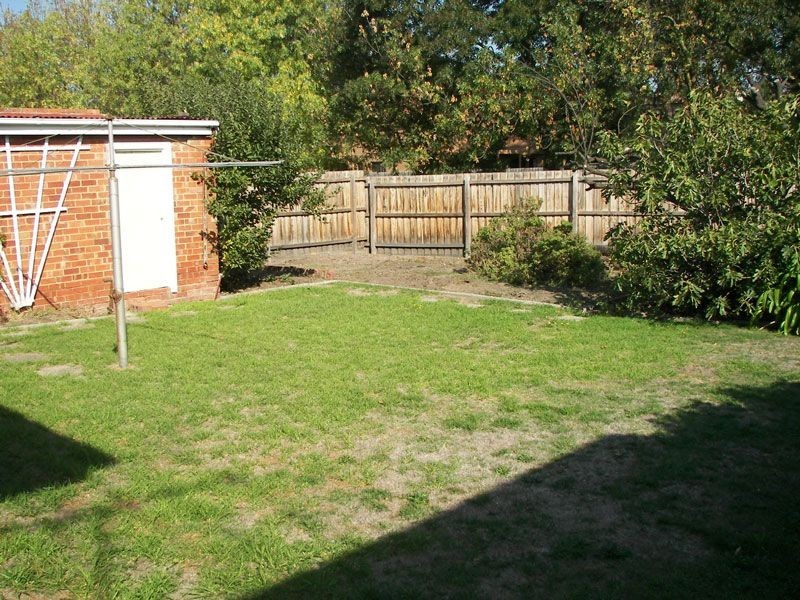 7 Houston Avenue, Strathmore VIC 3041