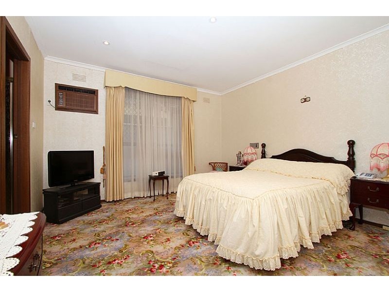 5 Augustines Way, Keilor VIC 3036