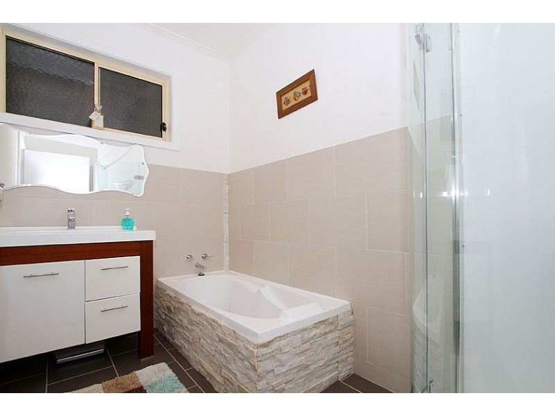 266 Parer Road, Airport West VIC 3042