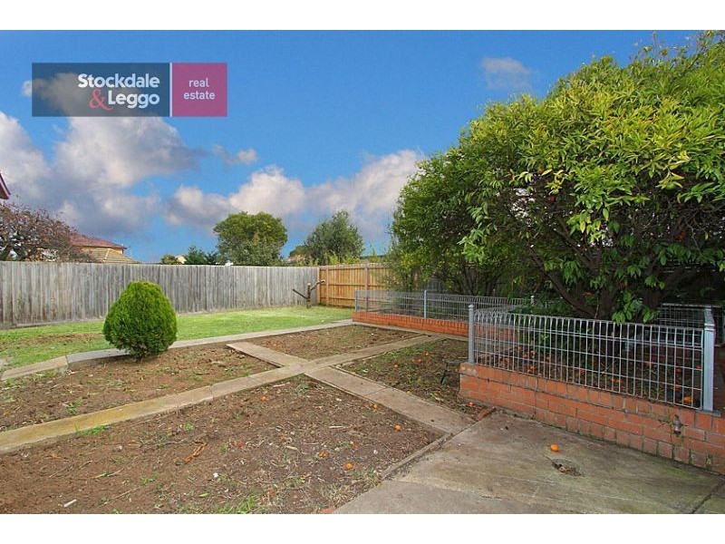 2/81 Alma Street, West Footscray VIC 3012