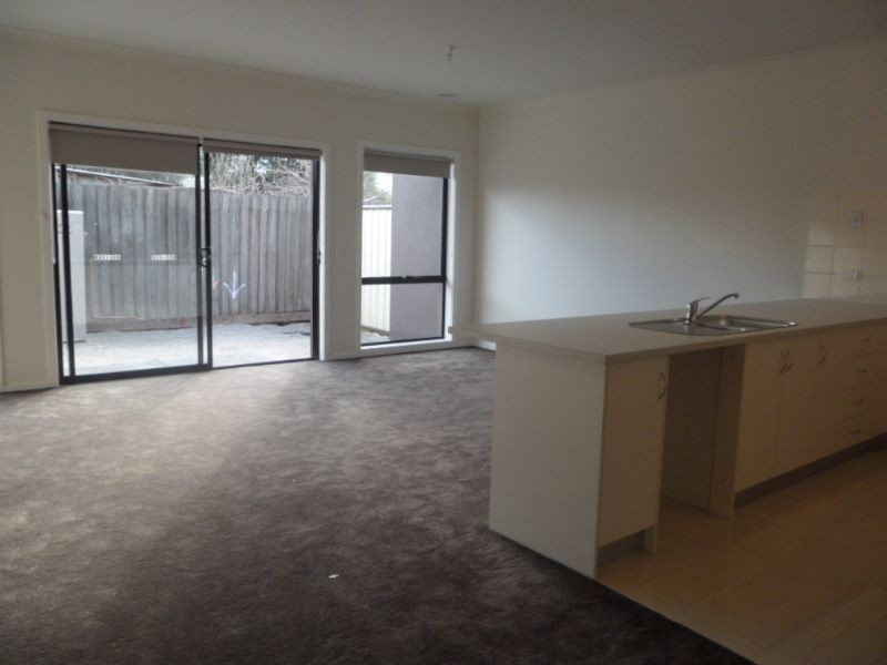 2/60 King Street, Airport West VIC 3042