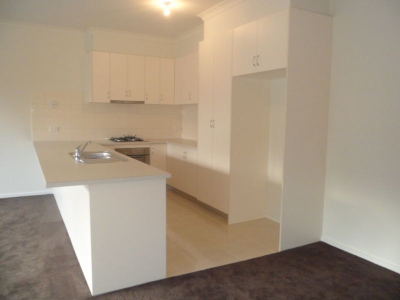 2/60 King Street, Airport West VIC 3042
