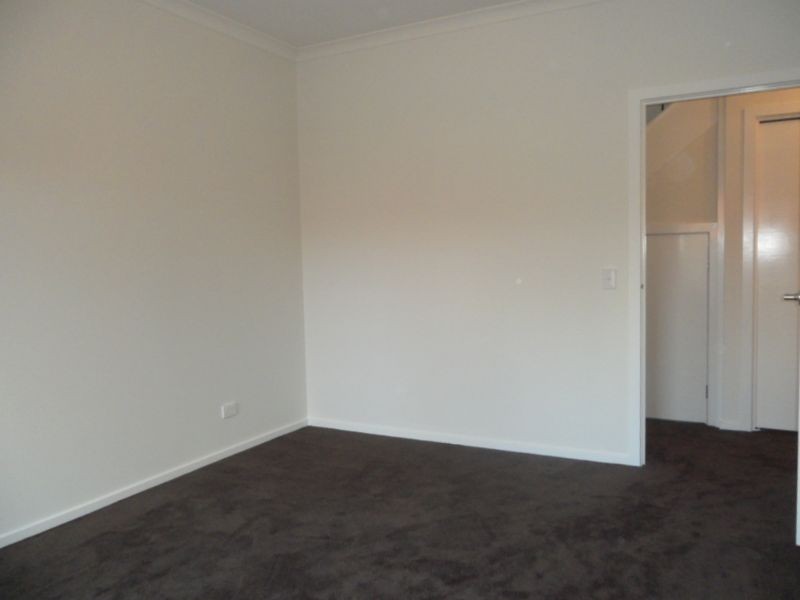 2/60 King Street, Airport West VIC 3042