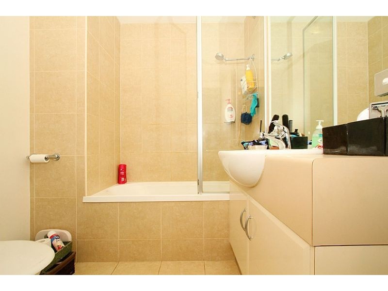 205/77 Village Way, Maribyrnong VIC 3032