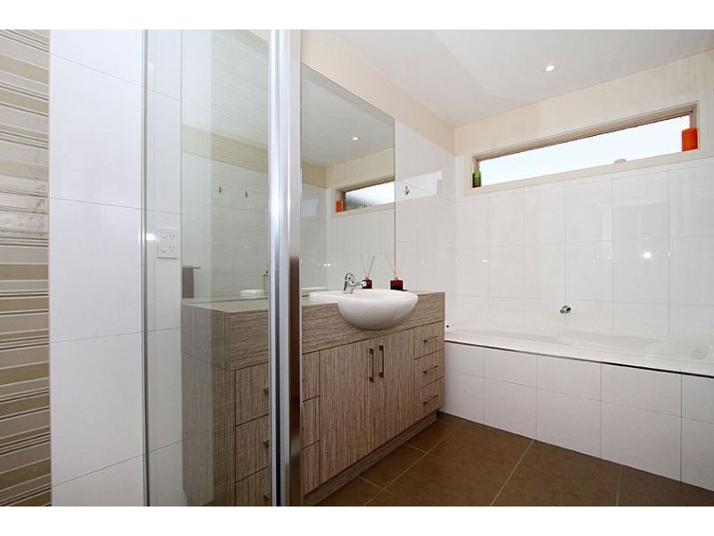 64 Muriel Street, Niddrie VIC 3042