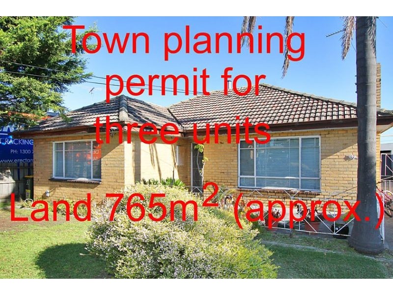 61 McIntosh Street, Airport West VIC 3042